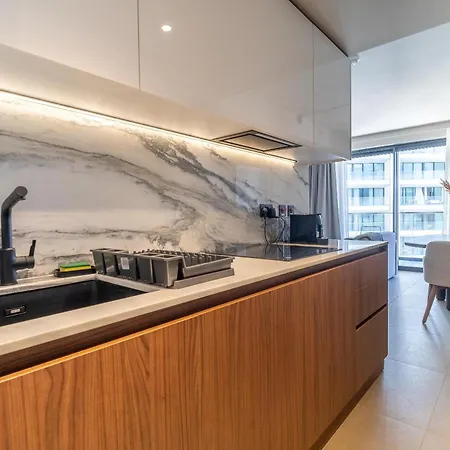 Апартаменты The Official Mercury - Luxurious With Wifi By 360 Estates