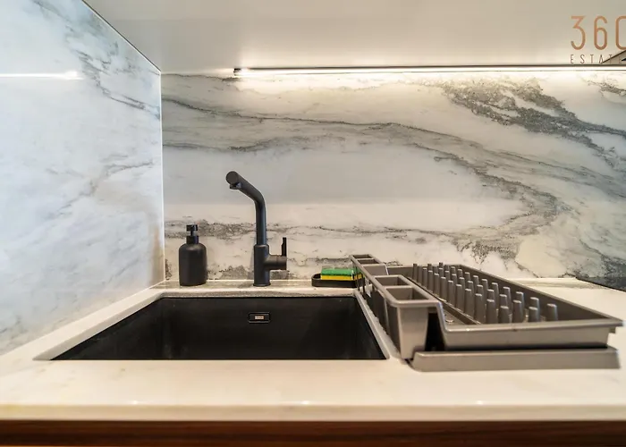 The Official Mercury - Luxurious With Wifi By 360 Estates Lejlighed
