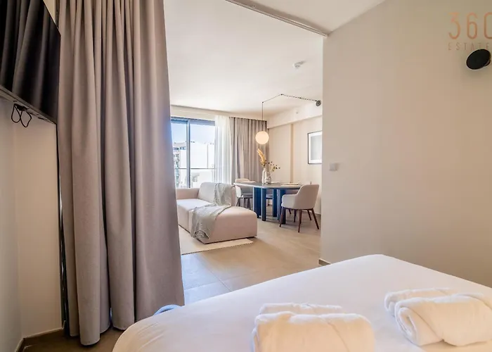 The Official Mercury - Luxurious With Wifi By 360 Estates Lejlighed *