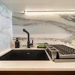 The Official Mercury - Luxurious With Wifi By 360 Estates Lägenhet