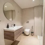 The Official Mercury - Luxurious With Wifi By 360 Estates Lägenhet *